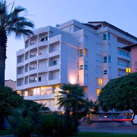 Hotel Sina Astor Viareggio Esterno foto