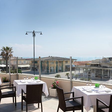 Hotel Sina Astor Viareggio Esterno foto
