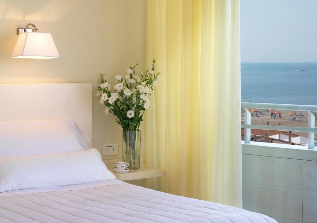 Hotel Sina Astor Viareggio Esterno foto