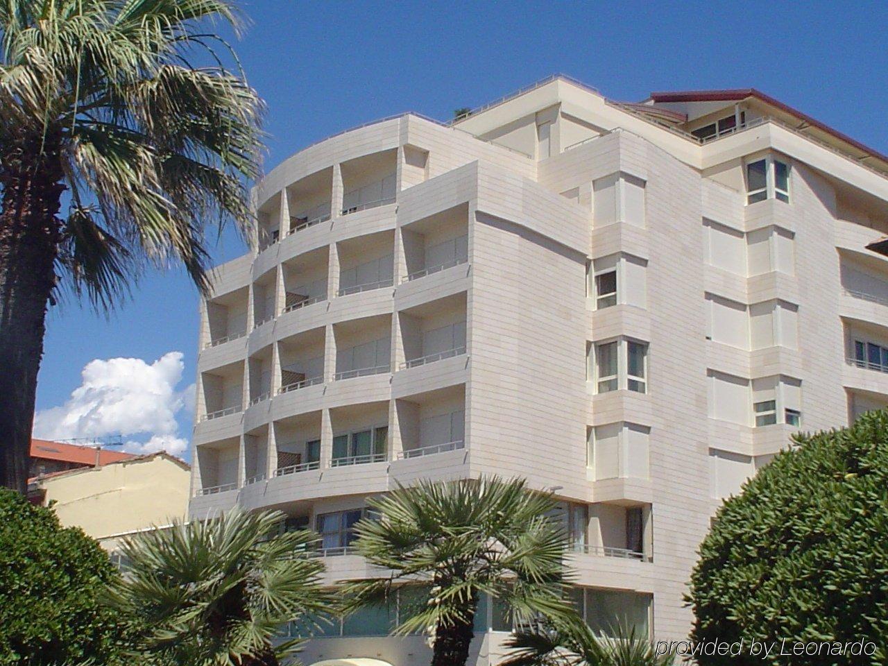 Hotel Sina Astor Viareggio Esterno foto