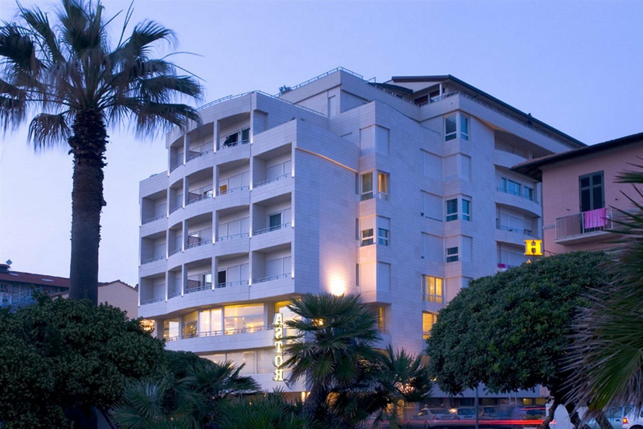 Hotel Sina Astor Viareggio Esterno foto